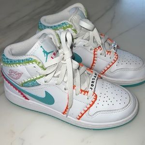 Air Jordan 1  Mid SE White/Rush Pink/Rush
Orange/Washed Teal